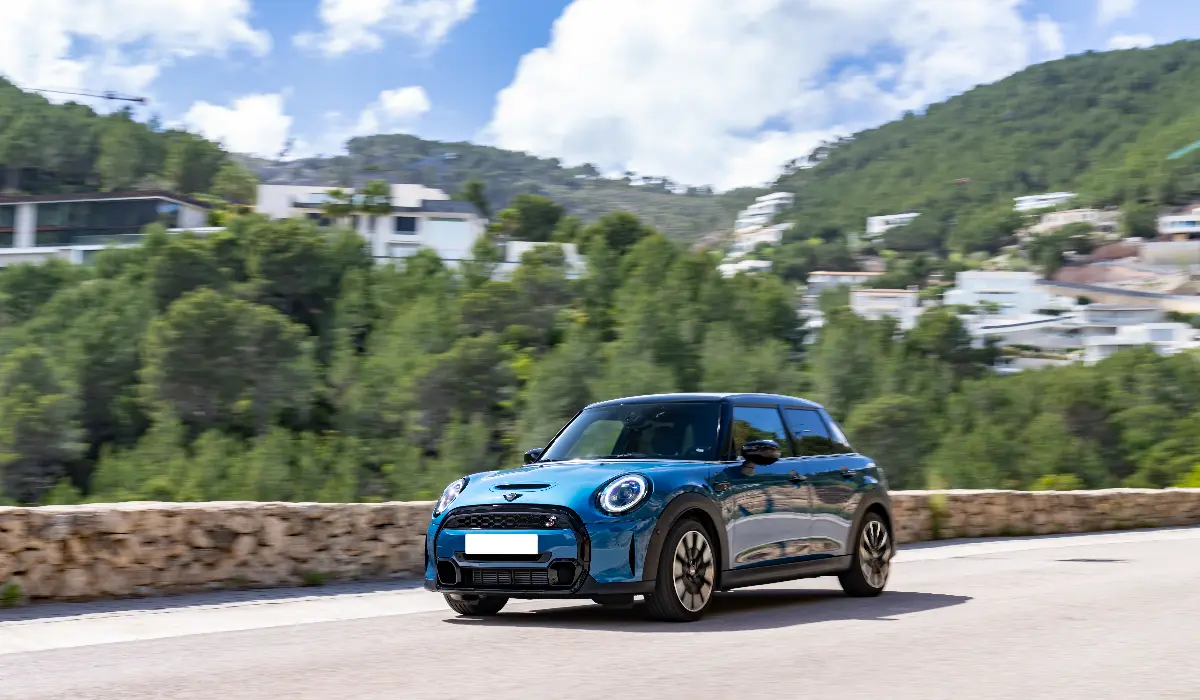 MINI - Cooper S 5D - Luxury Car Rentals - Preowned Luxury Car - Exclusive Concierge Club.webp